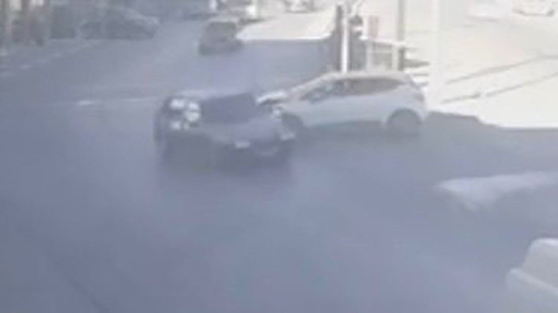 Karaman'da, Yenimahalle İbrahim Öktem Bulvarı'ndaki mezarlık kavşağında A.K. ve G.B.