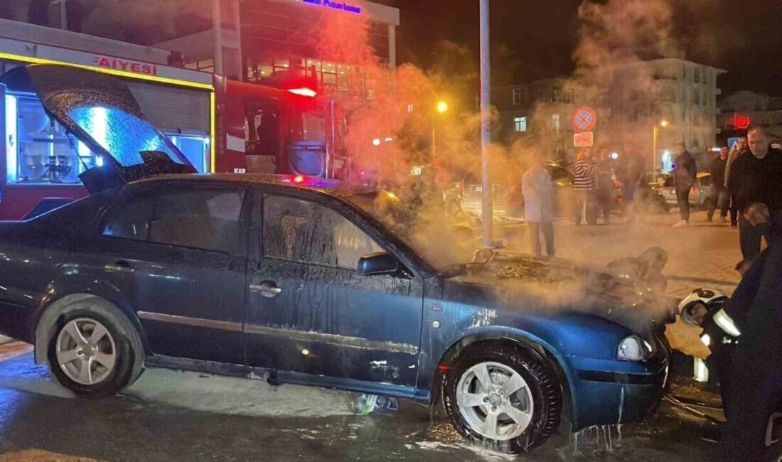 Karaman'da H.Ç. yönetimindeki otomobil, seyir halindeyken motor kısmında yangın çıkardı.