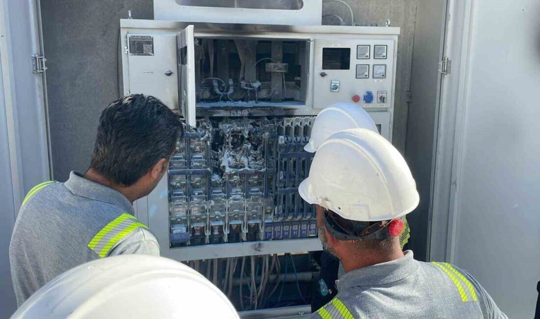 Karaman'ın Yenimahalle bölgesinde bir elektrik trafosunda çıkan yangın, çevrede paniğe