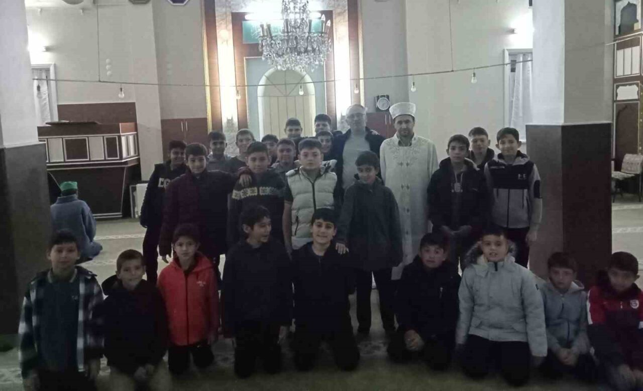 Konya'nın Karapınar ilçesinde, "Vakti Kuşanıyorum" etkinliği kapsamında Karapınar Tahsin Görgülü