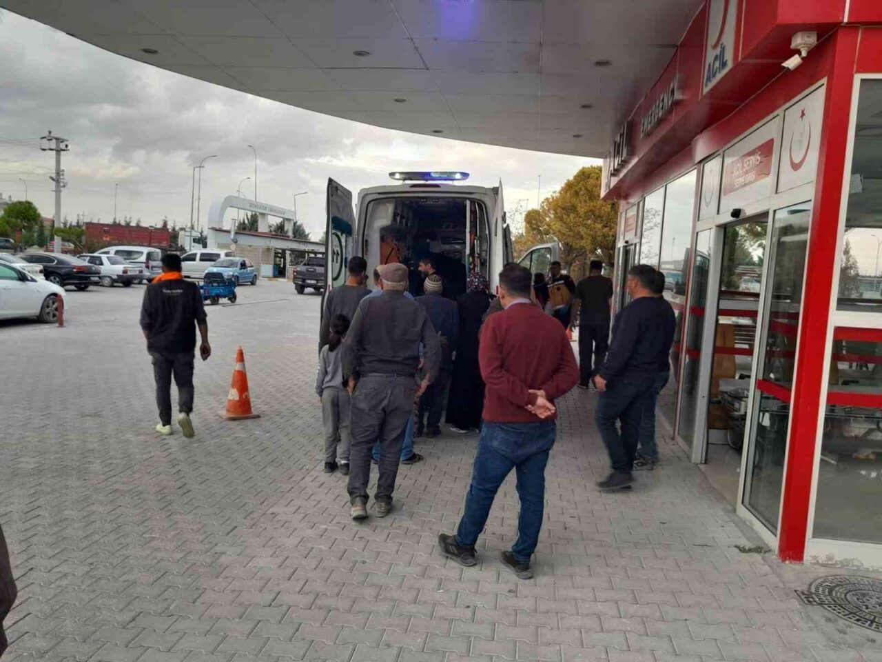 Konya'nın Karapınar ilçesinde, Kurtbasan Caddesi'nde meydana gelen trafik kazasında Y.M.