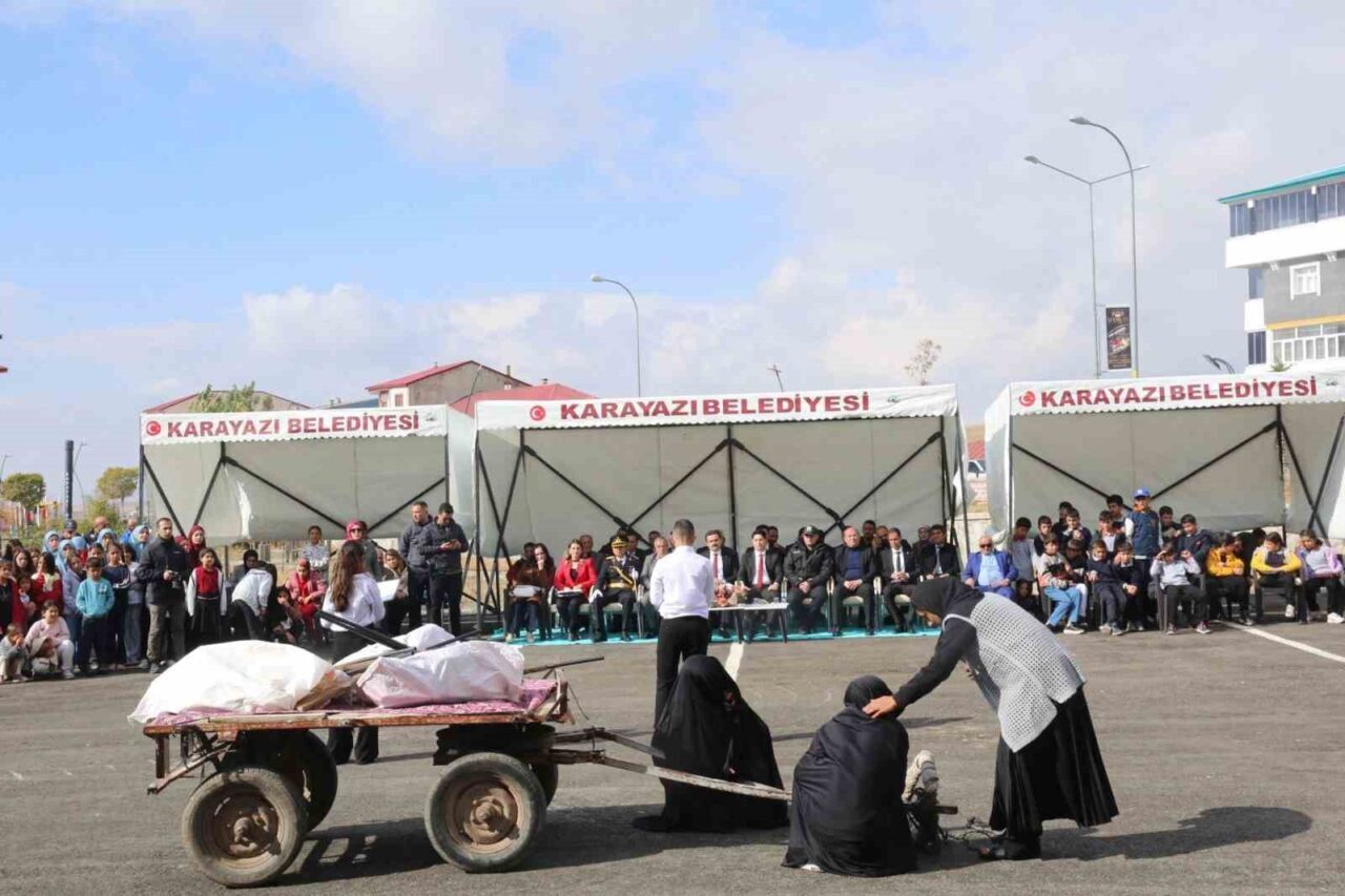 Cumhuriyet'in 102. yıl dönümü, Erzurum'un Karayazı ilçesinde büyük bir coşkuyla