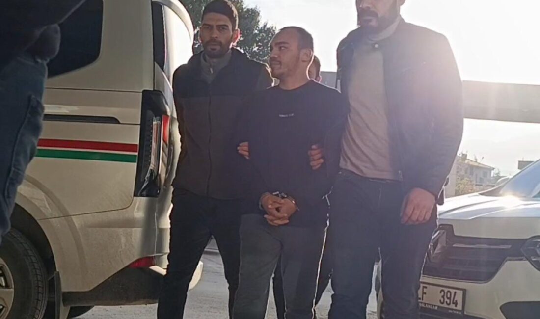 İnegöl’de Kardeşinin Ölümüne Sebep Olan Sürücüye İntikam Almaya Çalışan Ağabey Yakalandı Bursa'nın İnegöl ilçesinde, Onur Y. kardeşi Uras Y.'nin ölümüne sebep