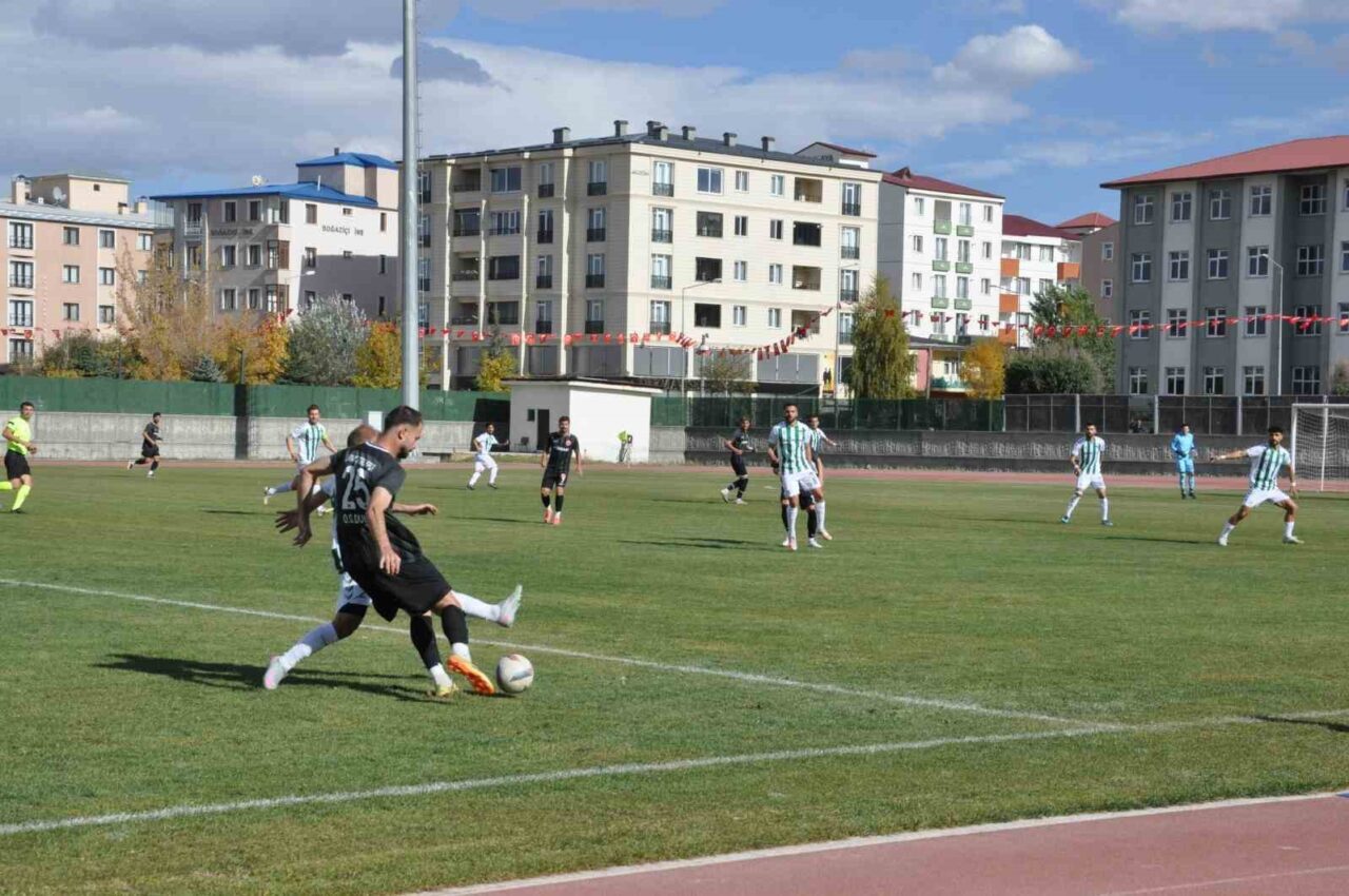 Kars 36 Spor, Bölgesel Amatör Lig'de sezonun açılış maçında Şırnak