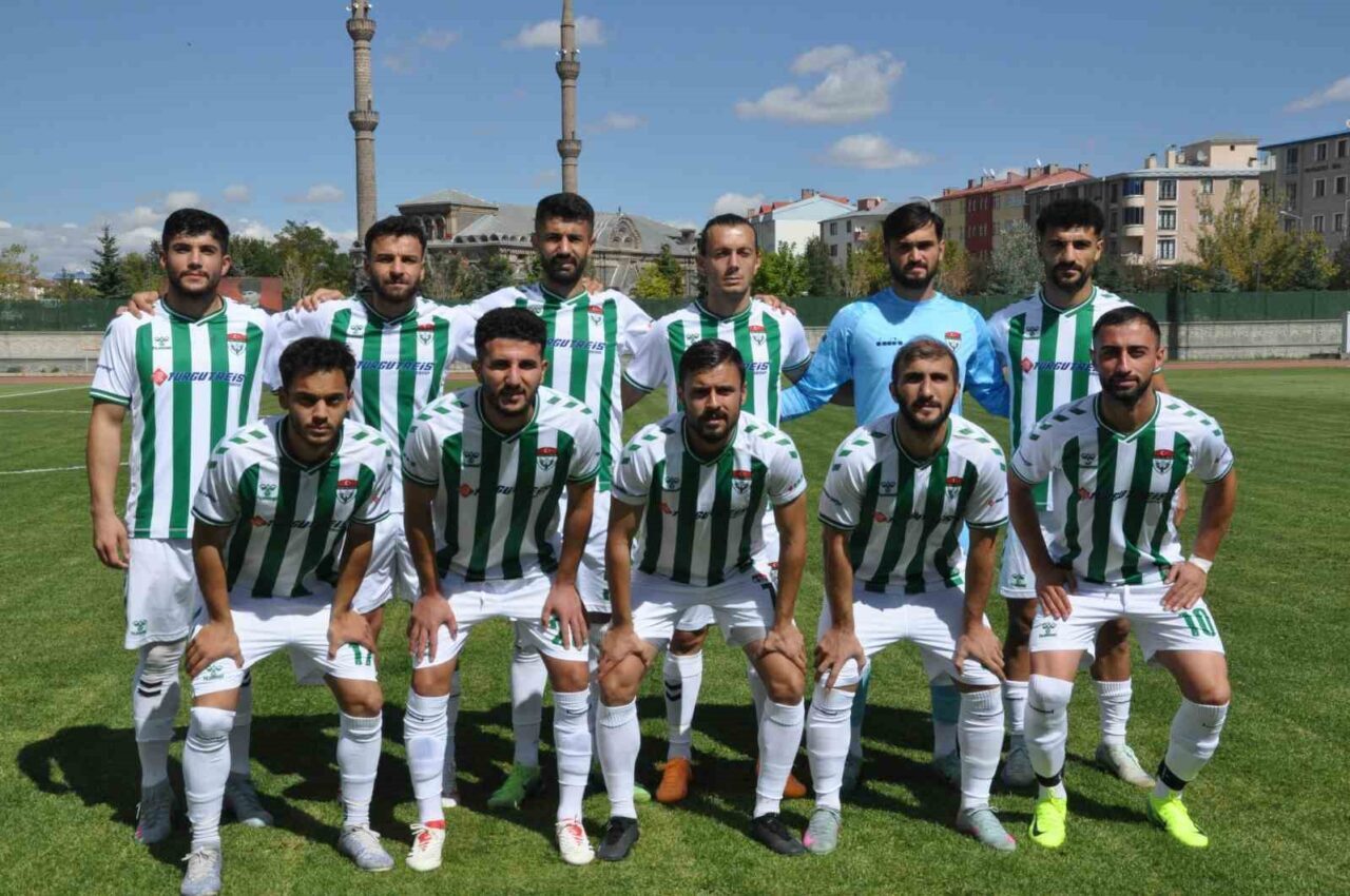 Kars 36 Spor, Pazar günü saat 14.00'te Şırnak Petrol Spor