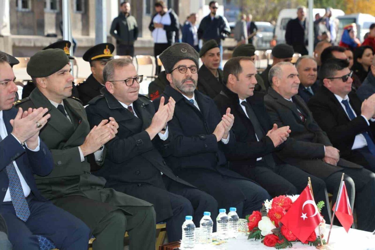 Kars, düşman işgalinden kurtuluşunun 105. yılını büyük bir coşku ile