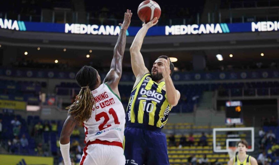 Karşıyaka, Basketbol Süper Ligi'nde Fenerbahçe'ye 87-73 yenilerek, deplasmandaki ikinci mağlubiyetini