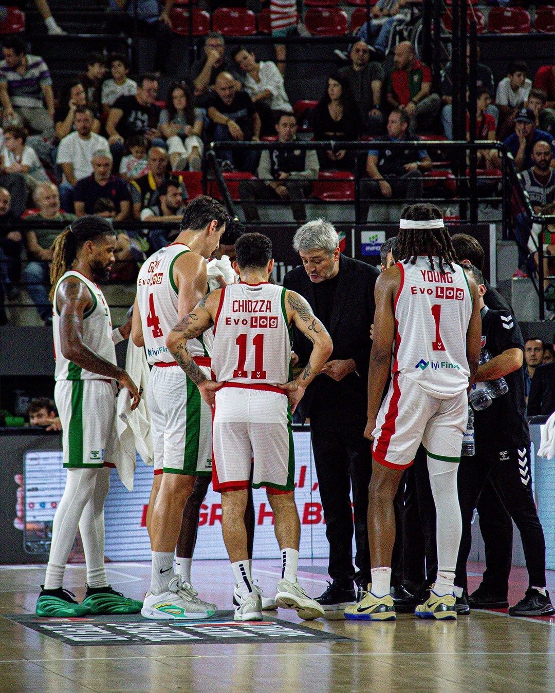Karşıyaka, Basketbol Süper Ligi'nin 3. haftasında yarın Fenerbahçe ile deplasmanda