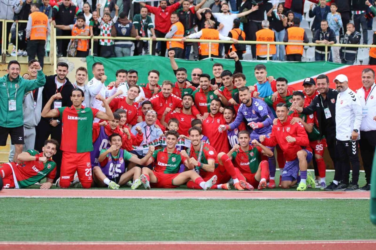 Karşıyaka, Uşakspor’un Kaybettiği Haftada Üst Sıraya Yerleşerek Liderlik Koltuğunu Ele Geçirdi