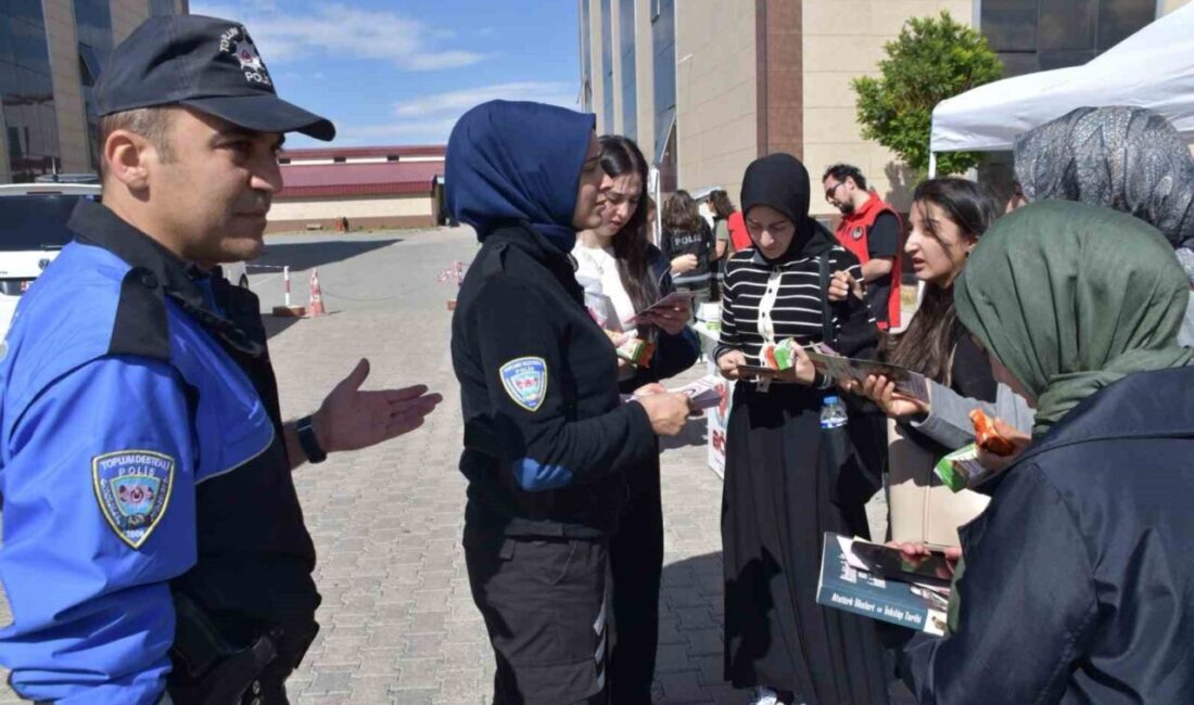 Kars’ta Kafkas Üniversitesi öğrencilerine yönelik bilgilendirme etkinliği düzenlendi. Emniyet Müdürlüğü
