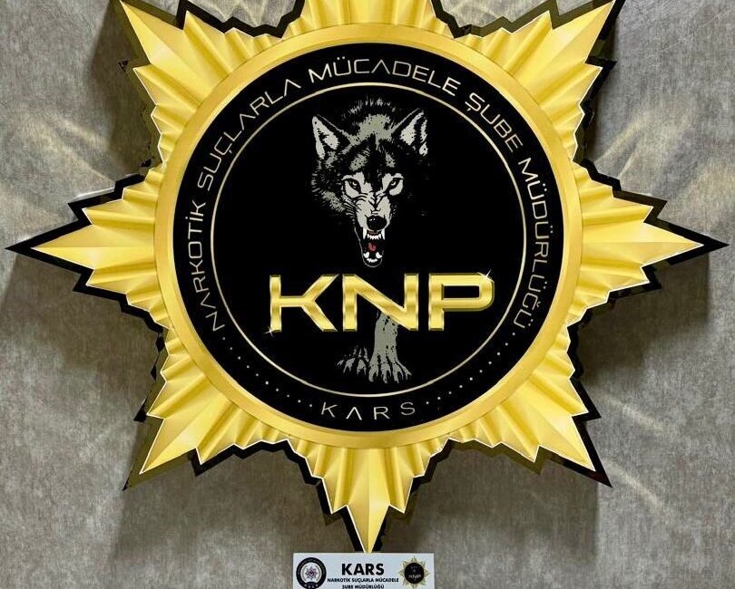 Kars’ta Narkotik Suçlarla Mücadele Şube Müdürlüğü tarafından bir aparta düzenlenen