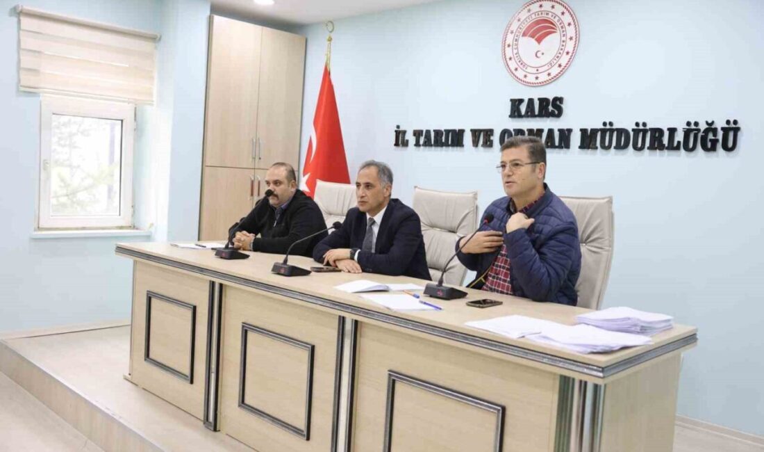 Kars’ta Türkiye Genel Tarım Sayımı Kapsamında Muhtarlara Bilgilendirme Toplantısı Düzenlendi Kars'ta, Genel Tarım Sayımı hakkında muhtarlara bilgilendirme toplantısı gerçekleştirildi. Tarım