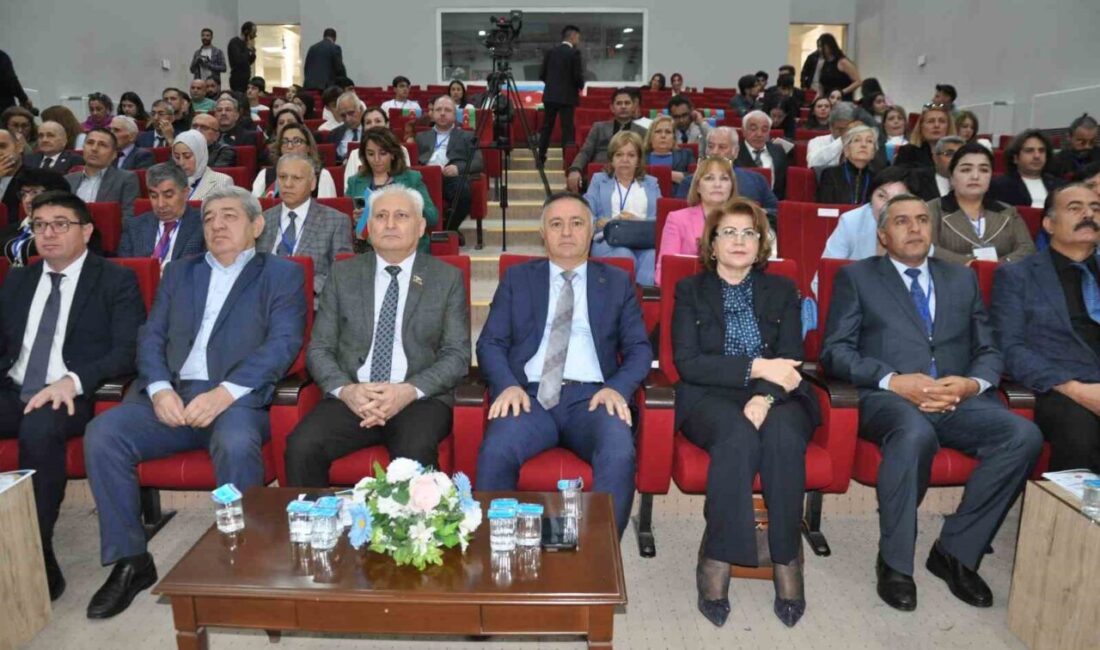 Kars’ta düzenlenen "Türk Dünyasında Azerbaycan Türkçesi ve Edebiyatı Araştırmaları 2.