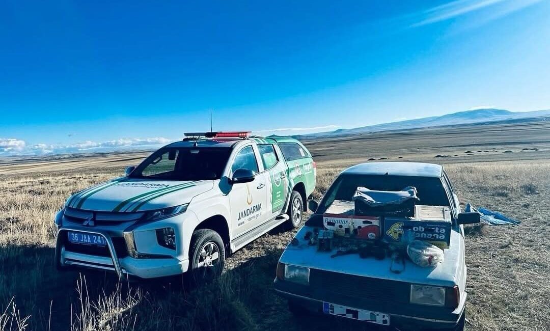 Kars'ta yasa dışı şahin avlayan iki kişiye, Doğa Koruma ve