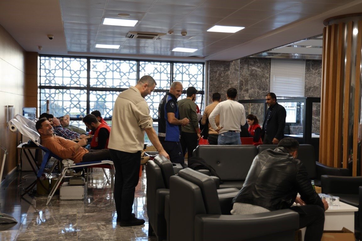 Kartepe’de Kızılay Haftası Kapsamında Kan ve Kök Hücre Bağış Kampanyası Düzenlendi