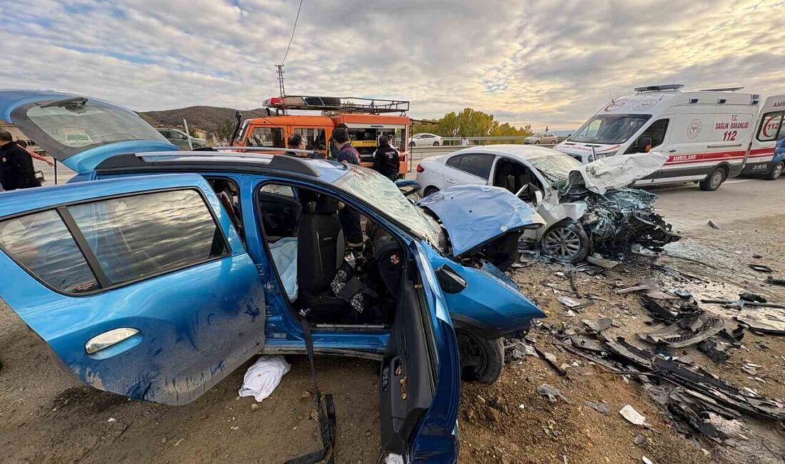Kastamonu Taşköprü’de İki Otomobilin Çarpışması Sonucu 1 Ölüm, 5 Yaralı Kastamonu'nun Taşköprü ilçesinde Sinop-Kastamonu karayolunda meydana gelen trafik kazasında Yeter
