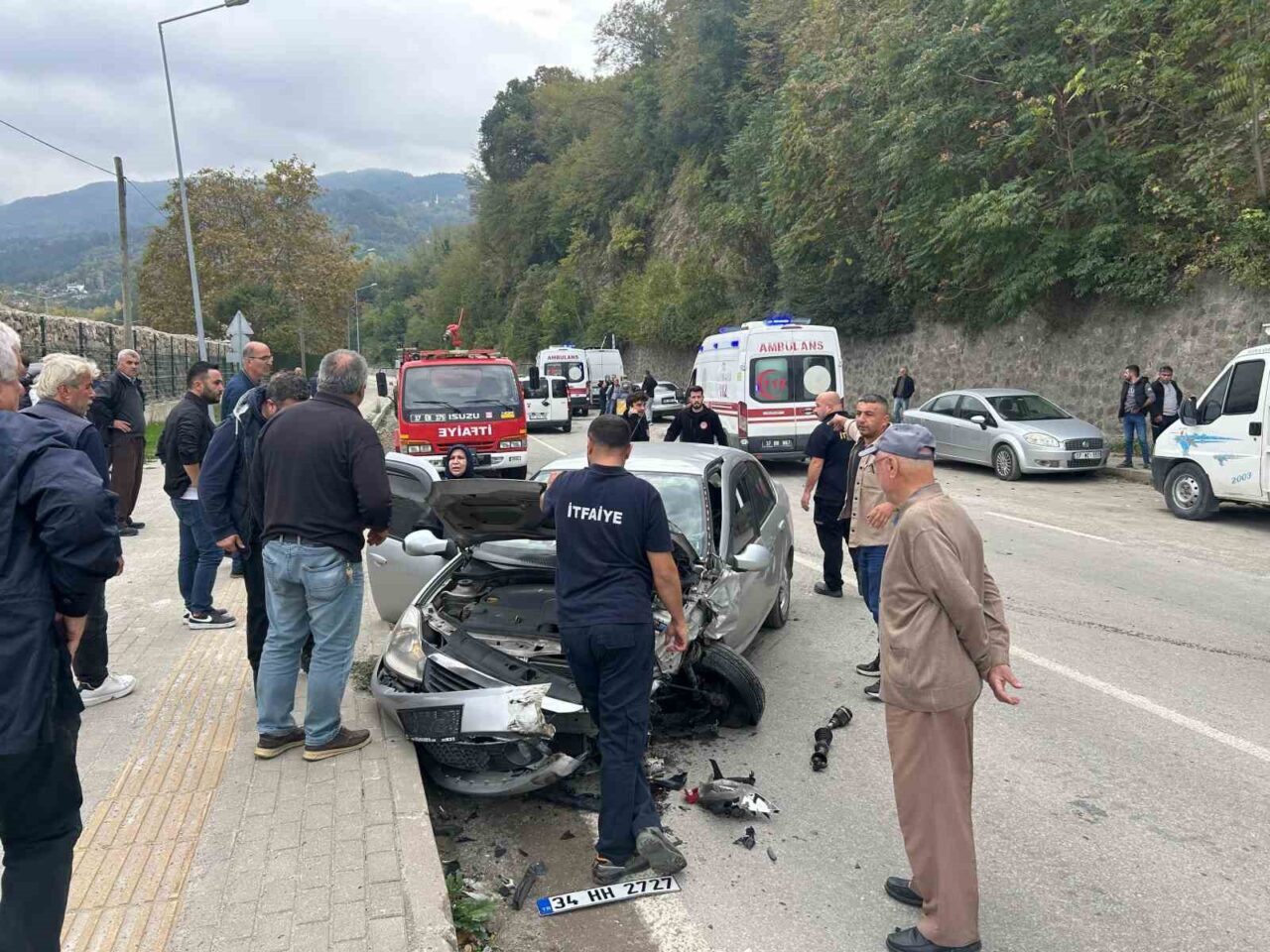 Kastamonu’nun İnebolu ilçesinde meydana gelen trafik kazasında iki otomobil çarpıştı.