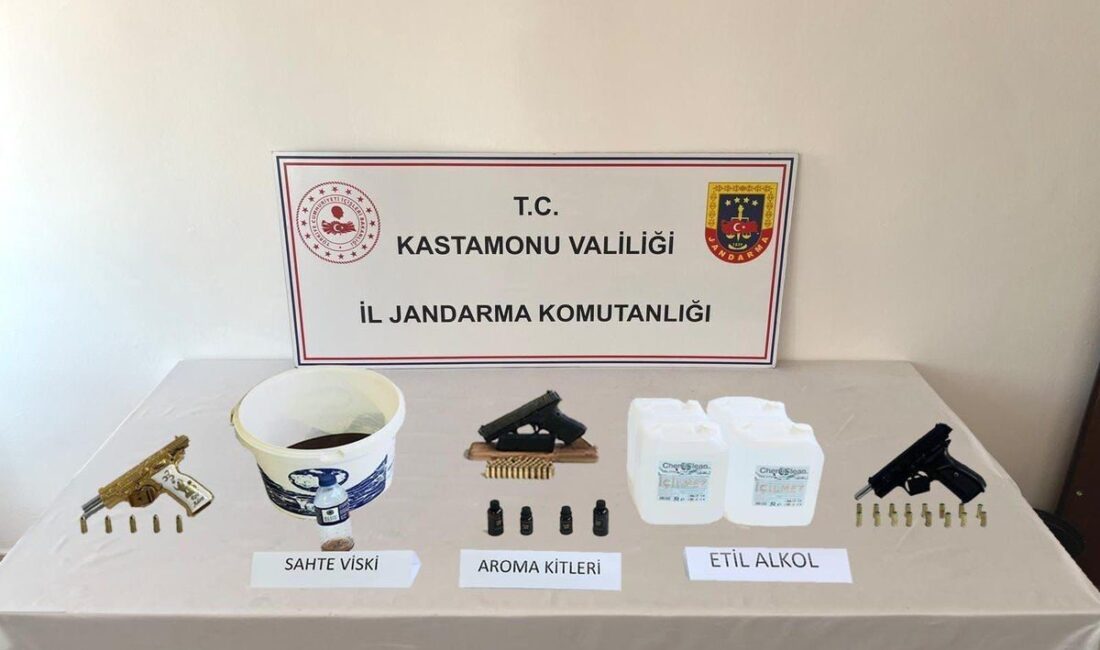 Kastamonu'da jandarma, sahte alkol operasyonu düzenleyerek 3 kişiyi gözaltına aldı.