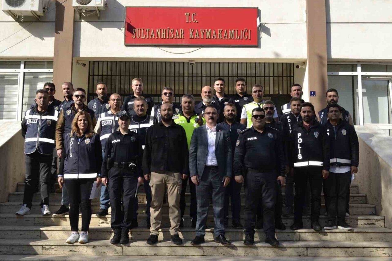 Aydın'ın Sultanhisar ilçesinde, kamu güvenliği için özveriyle çalışan emniyet personeline,