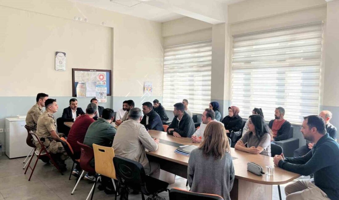 Dicle İlçe Kaymakamı Mustafa Atış, Dede Mahallesi Çok Programlı Anadolu