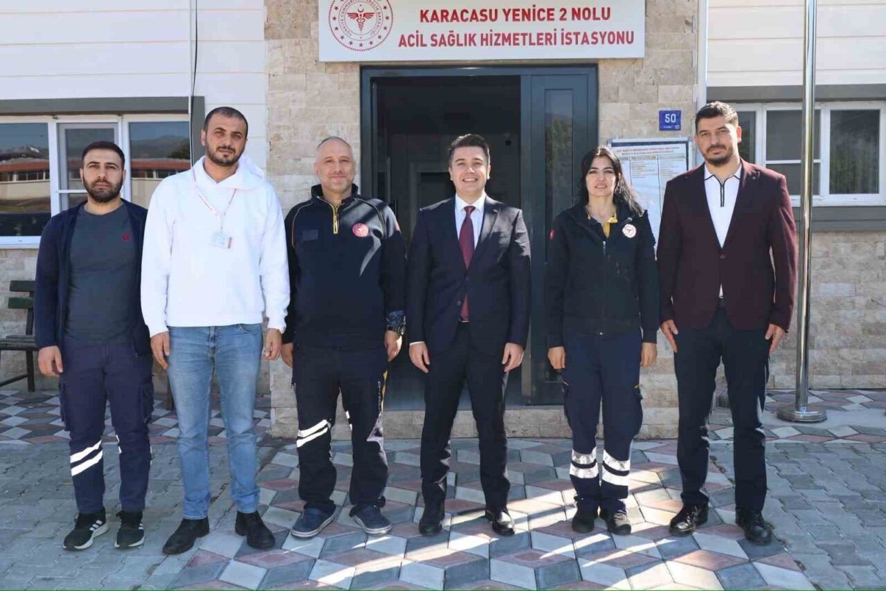 Aydın'ın Karacasu ilçesinde Kaymakam Mehmet Gündoğdu, Yenice Mahallesi'nde hayırseverlerin katkısıyla