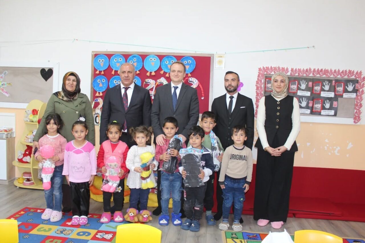 Muş'un Bulanık Kaymakamı Ömer Övünç Koşansu, Mesçitli İlk ve Ortaokulu'nu