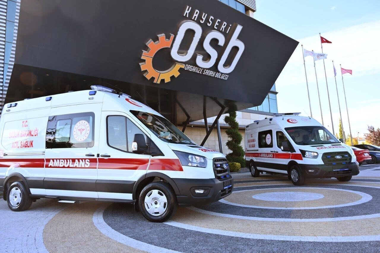 Kayseri OSB, İl Sağlık Müdürlüğü için İki Yeni Ambulans Satın Aldı