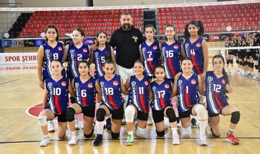 Kayseri'de voleybol ilgisi artarken, Midi Kızlar Süper Ligi heyecanla devam