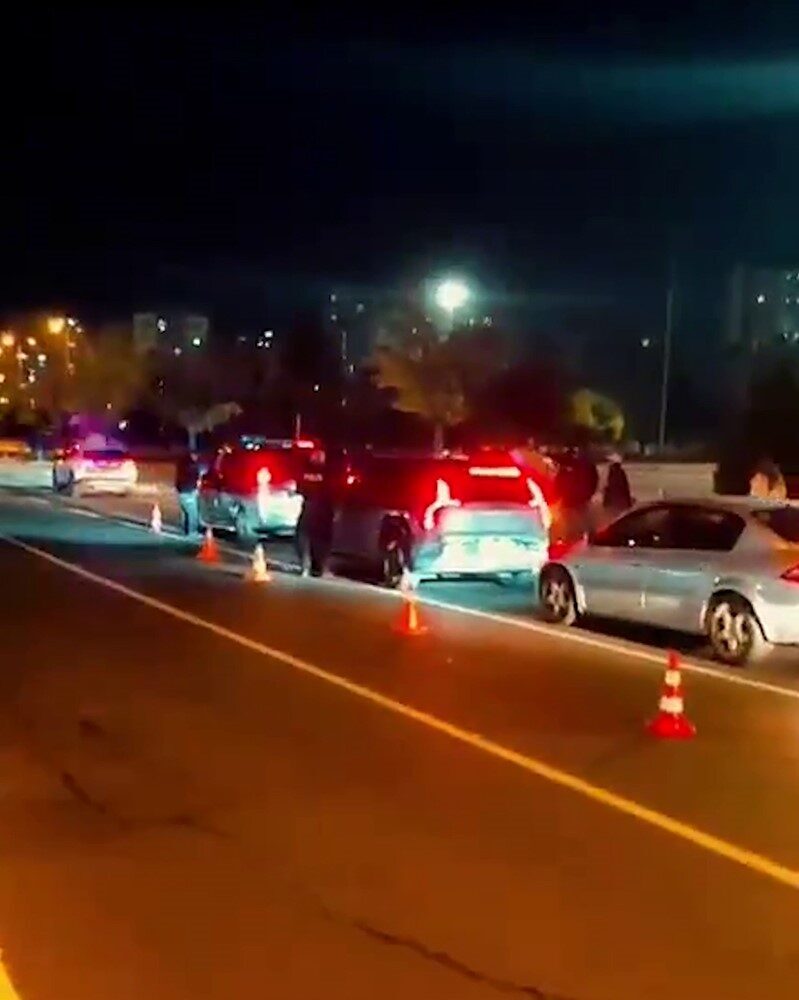 Kayseri'de gerçekleştirilen huzur uygulamasında, polis 25 aranan şahsı yakaladı ve