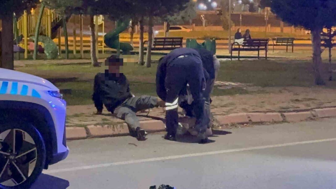 Kayseri'nin Melikgazi ilçesindeki bir parkta iki grup arasında çıkan kavgada