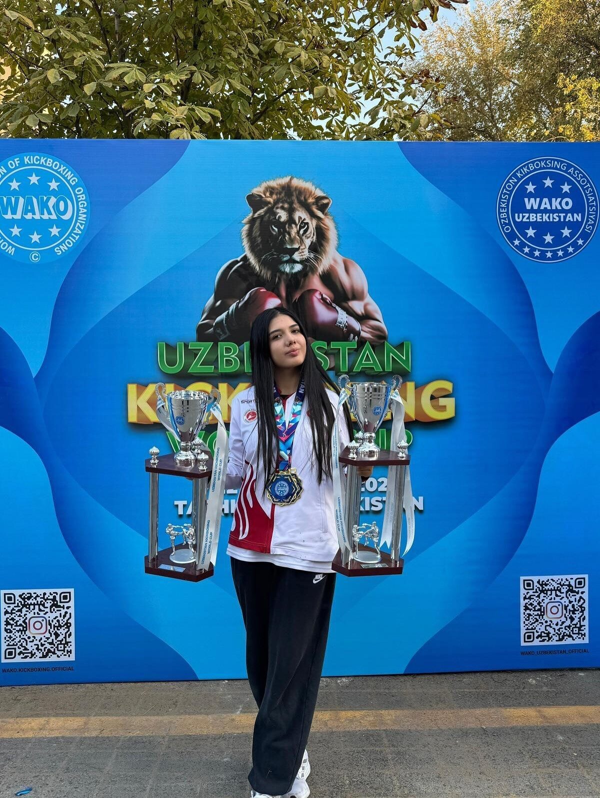 Kayseri Büyükşehir Belediyesi sporcusu Elif Ceren Uzunçakmak, Özbekistan'daki Kick Boks