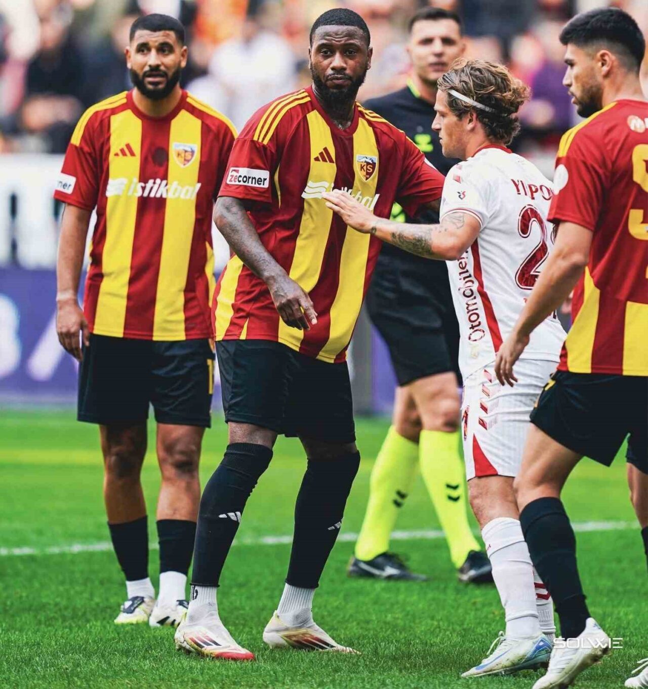 Kayserispor ve Kasımpaşa, Süper Lig’de 11. Hafta Mücadelesinde Bir Araya Geliyor