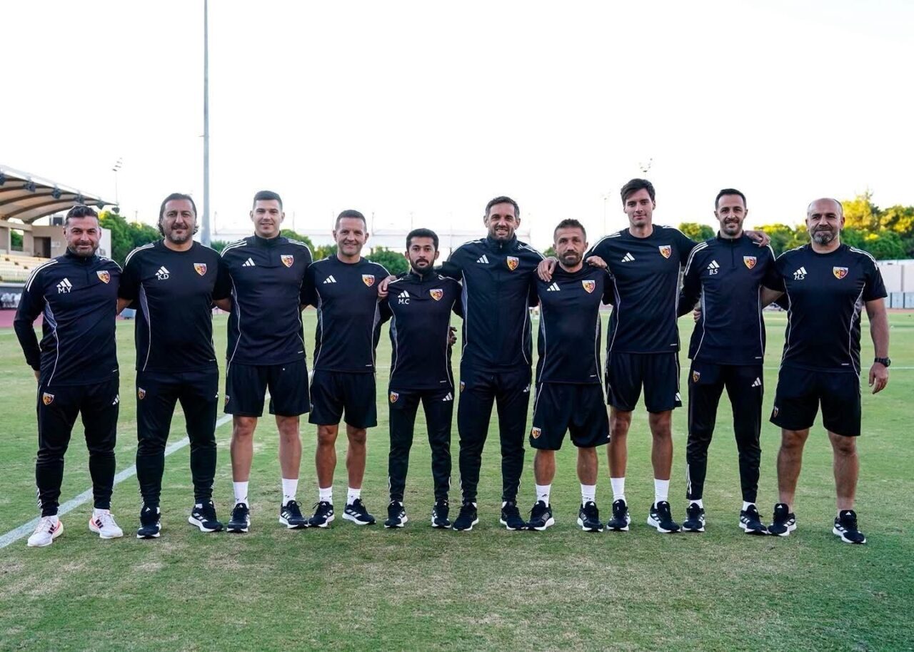 Kayserispor'un yeni teknik direktörü Radomir Djalovi, ekibini oluşturdu. Iqgor Agalj,