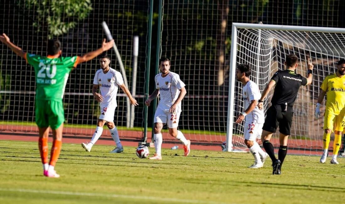 Kayserispor, Süper Lig’de Gol Yetersizliği ve Savunma Sorunlarıyla Mücadele Ediyor Kayserispor, Süper Lig'de oynadığı 9 maçta galibiyet elde edemeyerek 5