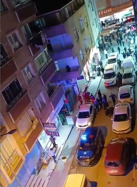 Esenyurt’ta motosiklet kazası sonrası, yaralıların yakınları polisle tartıştı, hastaneye gitmeleri