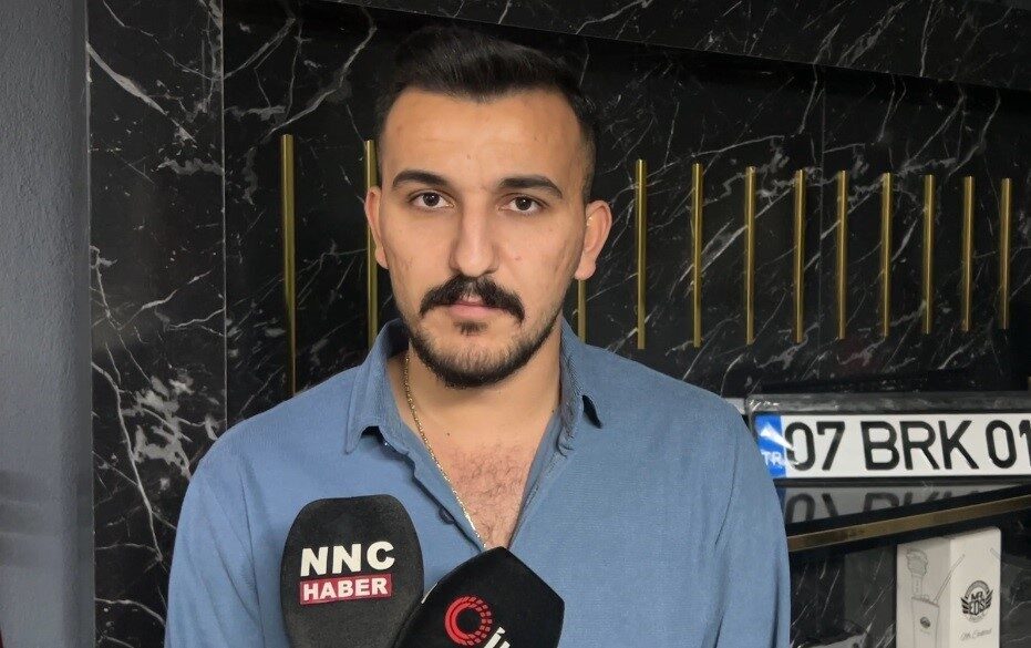 Burdur'un Bucak ilçesinde Burak Pekşen, çarpışarak alev alan motosikletin sürücüsünü,