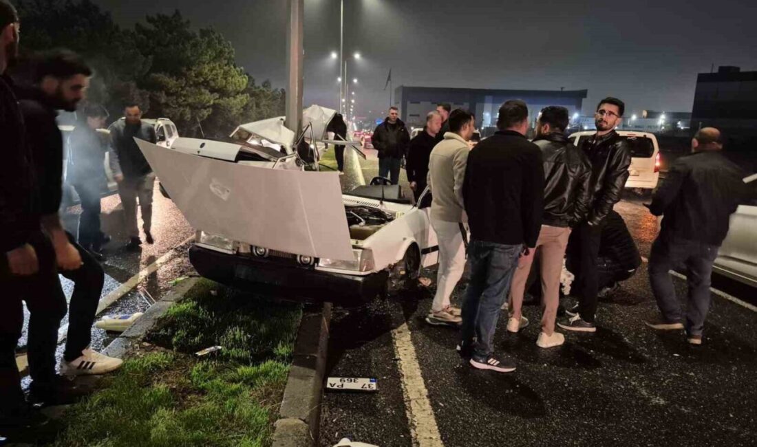 Tekirdağ'da A.H. yönetimindeki Fiat Tofaş, direksiyon hakimiyetini kaybederek elektrik direğine