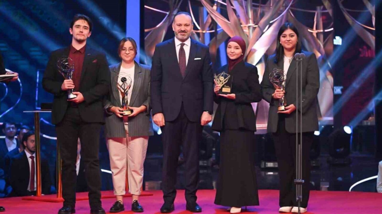 Karabük Üniversitesi öğrencileri, "Gün Hep Gece" belgeseli ile TRT Geleceğin