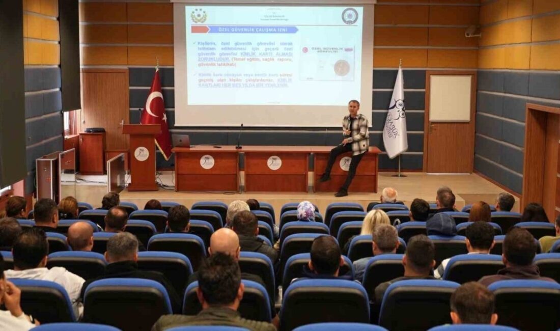 Karabük Üniversitesi Güvenlik Personeline Emniyet Müdürlüğü Tarafından Eğitim Verildi Karabük Üniversitesi güvenlik personeli, İl Emniyet Müdürlüğü tarafından "Üniversitelerde Güvenlik