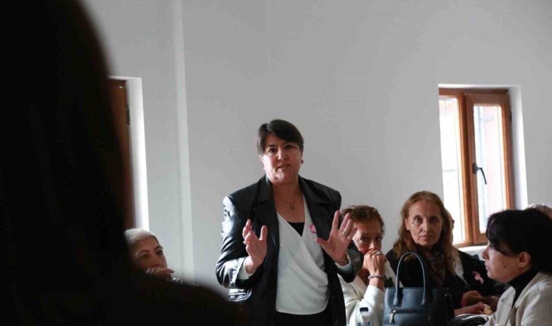 Keçiören Belediyesi’nden Kadın Sağlığına Yönelik Meme Kanseri Farkındalık Eğitimi Düzenlendi Keçiören Belediyesi, kadın sağlığına odaklanmak için "Meme Kanseri Farkındalık Eğitimi"