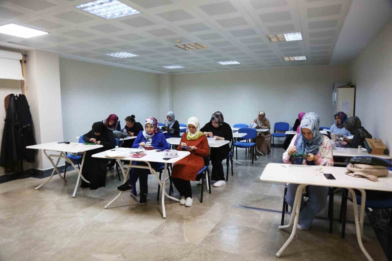 Keçiören Belediyesi, KEÇMEK kurslarıyla 2025-2026 eğitim dönemini başlattı. Ücretsiz sunulan