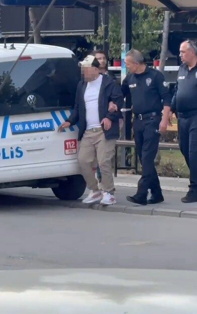 Ankara’nın Sincan ilçesinde, kendisini polis olarak tanıtan ve alkol etkisinde