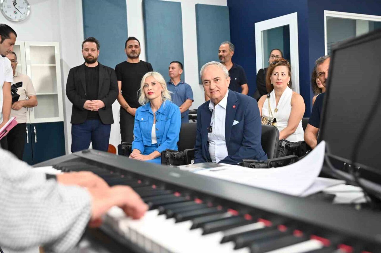 Kepez Belediyesi, Şehit Celal Özcan Anadolu Lisesi'ne yeni bir müzik