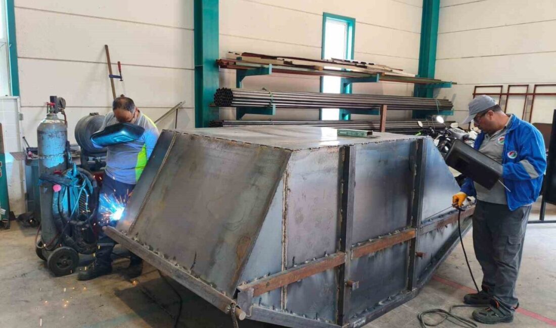 Kepez Belediyesi, Temizlik İşleri Müdürlüğü'ne ait üretim atölyesinde, sanayi siteleri