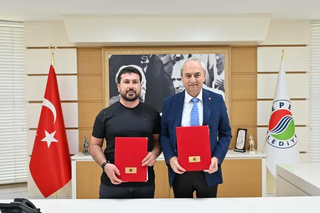 Kepez Belediyesi, Emrah İlbasan’ın desteğiyle Altınova Orta Mahallesi'nde 2 bin