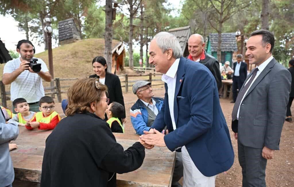 Kepez Belediyesi’nden Kuşaklararası Buluşma: Huzurevi Sakinleri ve Minik Öğrenciler Bir Araya Geldi Kepez Belediyesi, Şefkat ve Huzurevi sakinleri ile Nasrettin Hoca Kreş