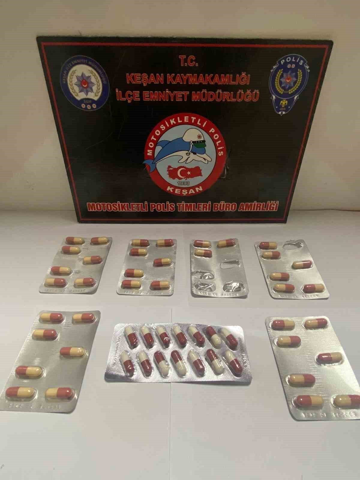 Edirne'nin Keşan ilçesinde, polisin şüpheli İ.S. üzerinde yaptığı aramada 51