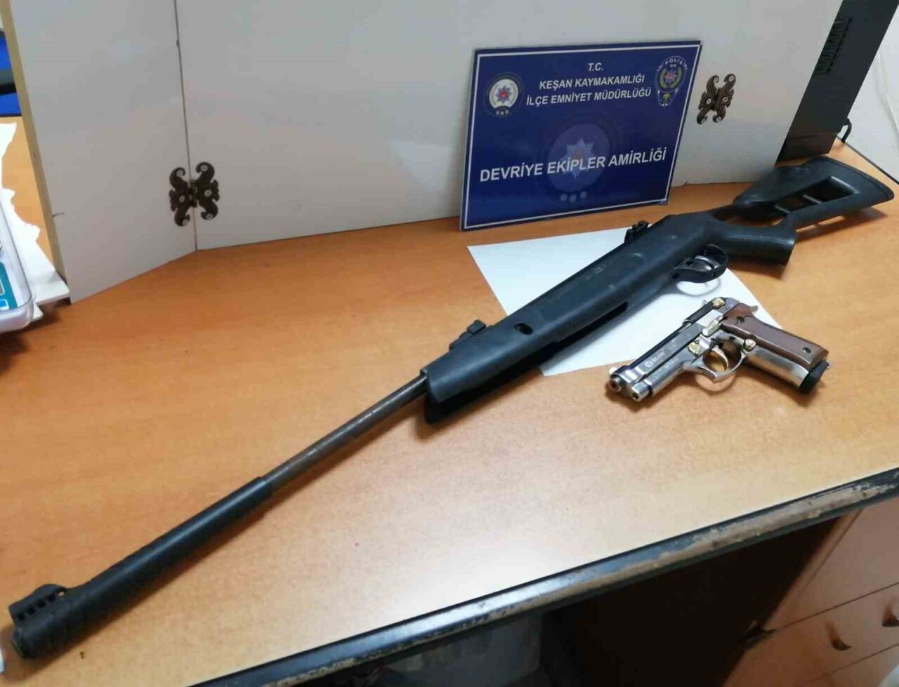 Edirne'nin Keşan ilçesinde, polis G.B. isimli şüpheliyi durdurdu. Yapılan aramalarda,