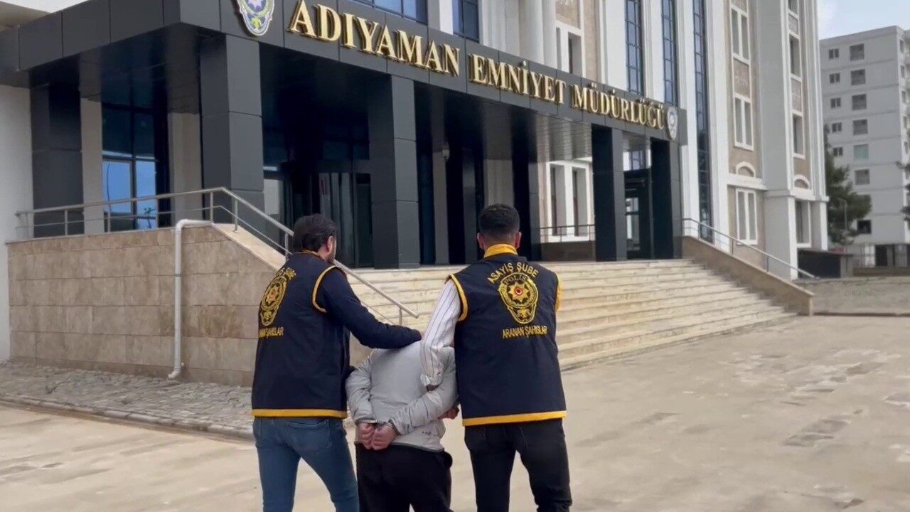 Adıyaman’da 12 yıl mahkumiyeti bulunan M.A., polis tarafından yakalanarak gözaltına