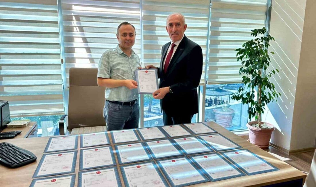 Kayseri’de KESOB Konut Kooperatifi, Şehir Hastanesi’ne Yakın Yeni Projesinin Tapularını Aldı Kayseri Esnaf ve Sanatkarlar Odaları Birliği (KESOB) Başkanı Şeyhi Odakır,